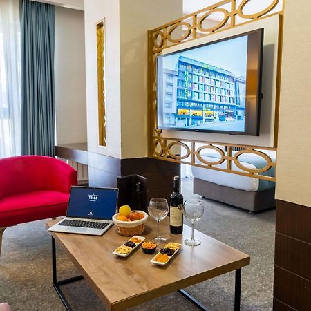 Готель Ibis Styles Istanbul Bomonti Екстер'єр фото