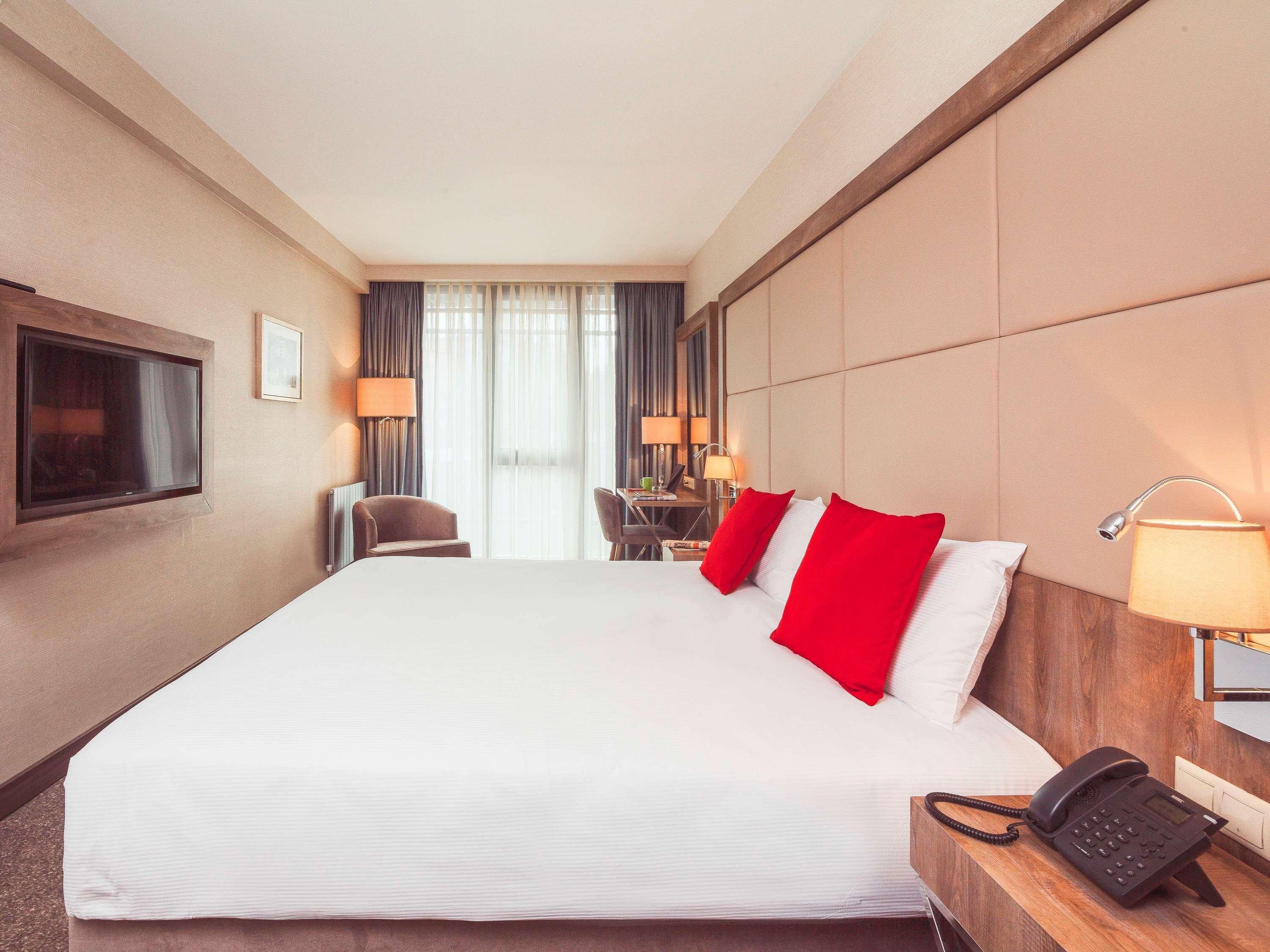 Готель Ibis Styles Istanbul Bomonti Екстер'єр фото