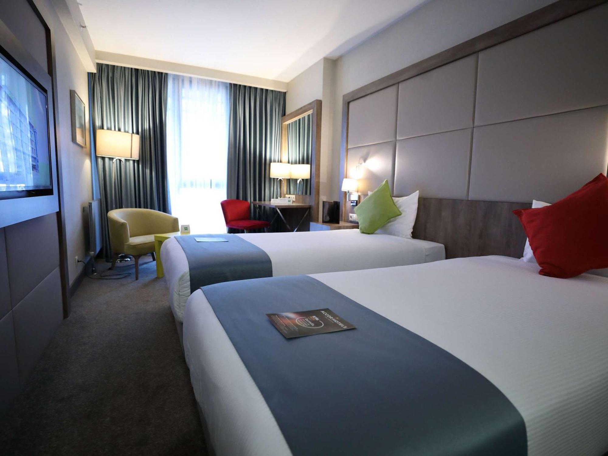 Готель Ibis Styles Istanbul Bomonti Екстер'єр фото
