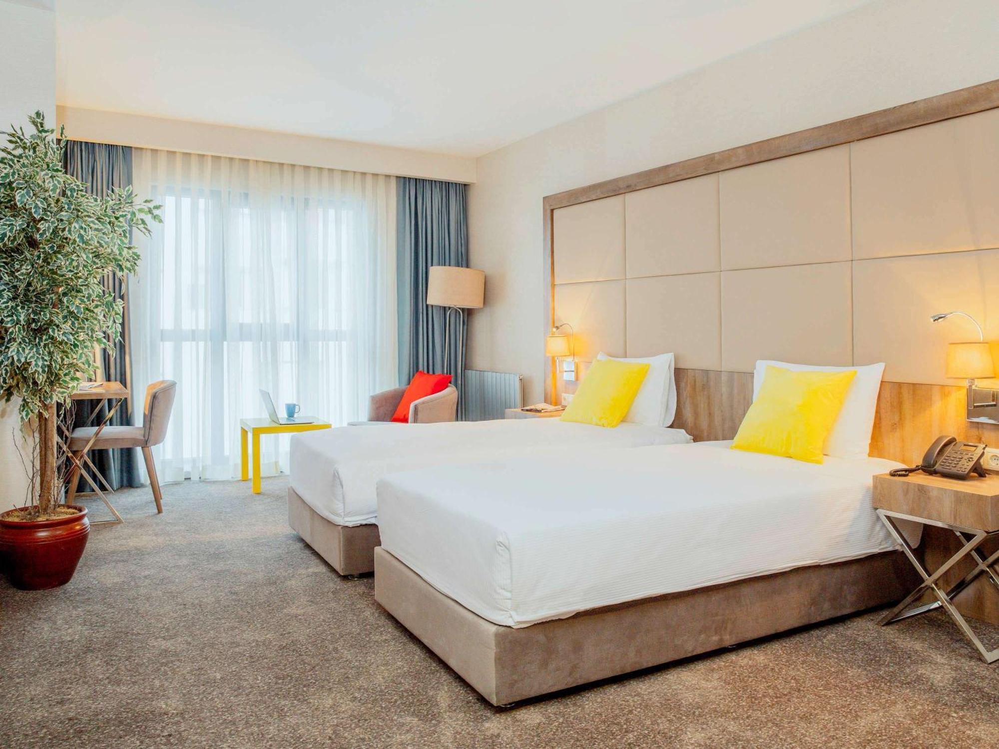 Готель Ibis Styles Istanbul Bomonti Екстер'єр фото