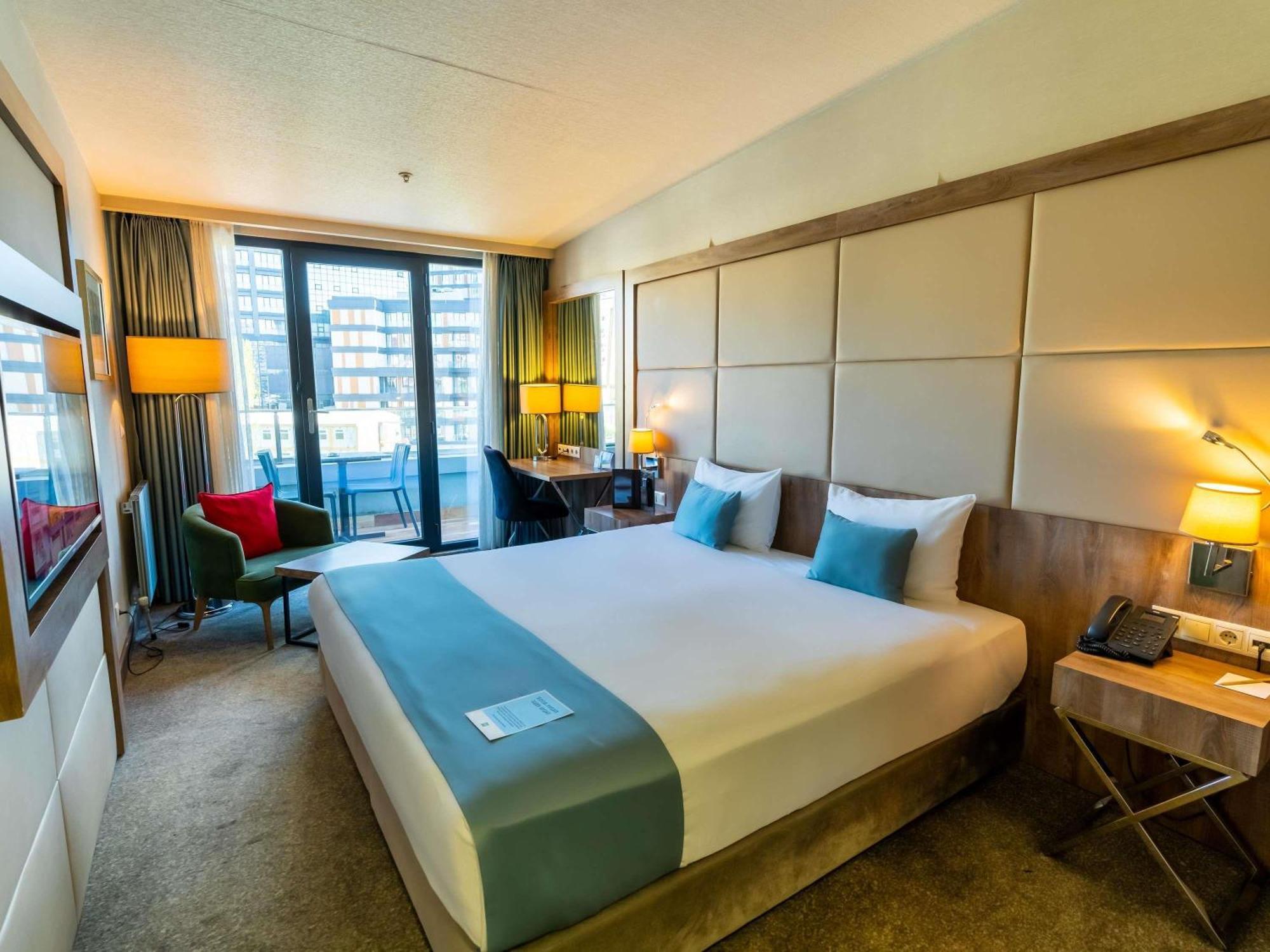 Готель Ibis Styles Istanbul Bomonti Екстер'єр фото