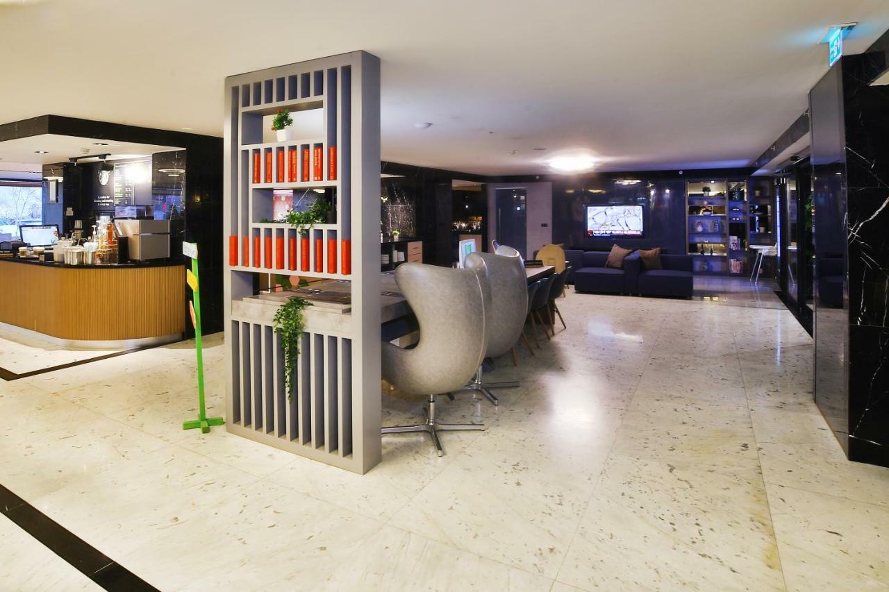Готель Ibis Styles Istanbul Bomonti Екстер'єр фото