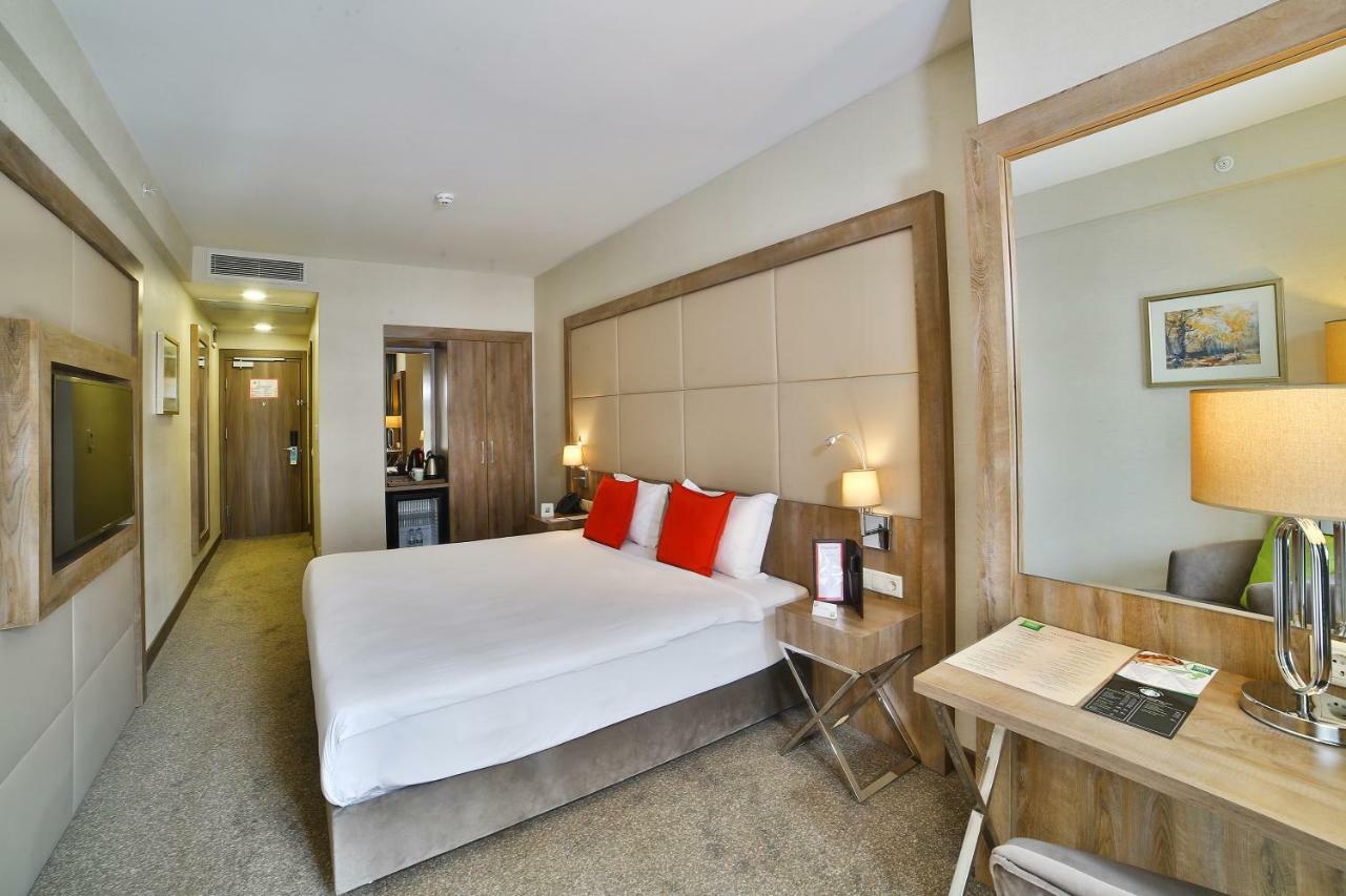 Готель Ibis Styles Istanbul Bomonti Екстер'єр фото